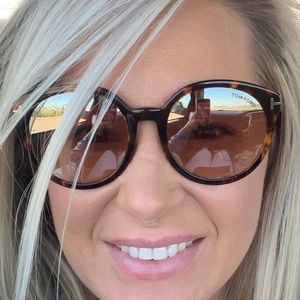 Sunglasses barely worn no scratches.